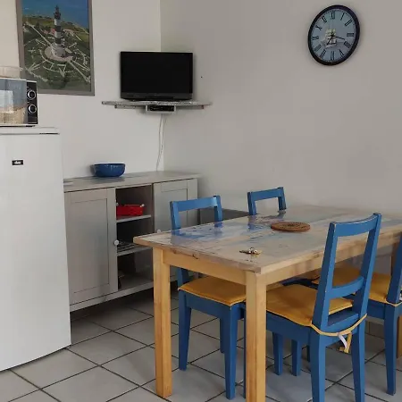 Сasa de vacaciones Appartement Calme avec Piscine, Proche Marché et Commerces - Saint-Georges d'Oléron - FR-1-246A-117 *